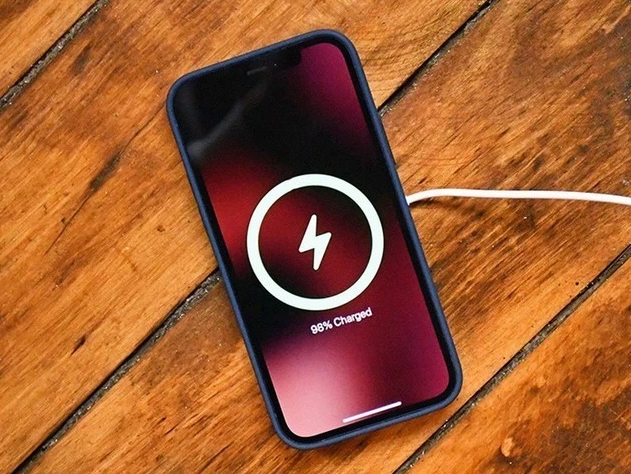 新华苹果手机维修分享iPhone 12可以随便充电吗 